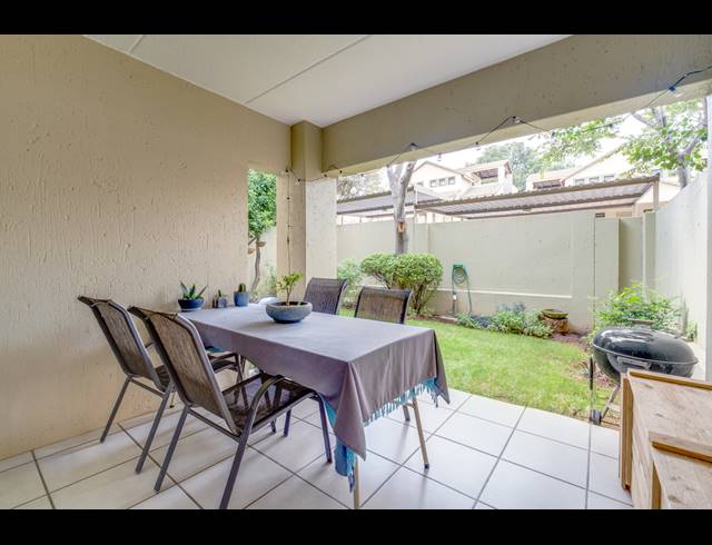 2 BEDROOM APARTMENT FOR SALE IN BRYANSTON